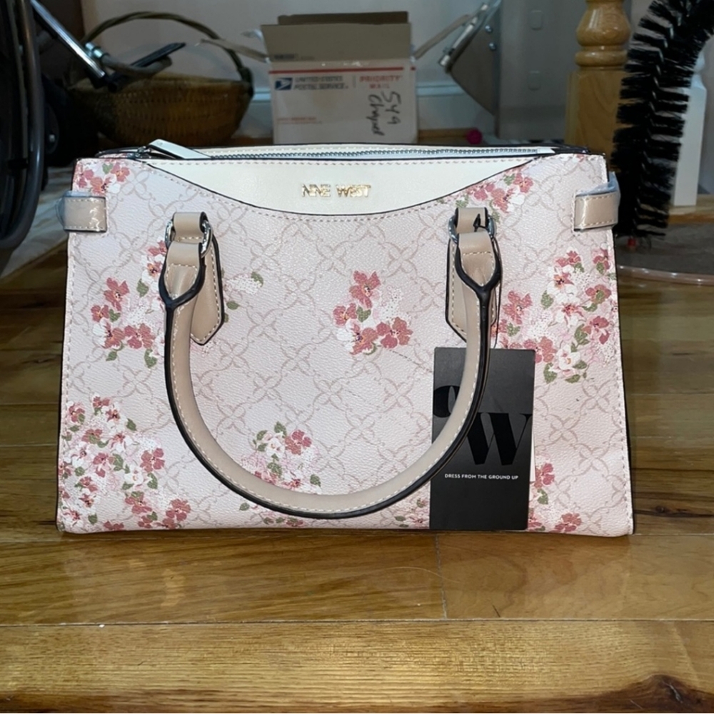 NWT NINE WEST SATCHEL & BAG +Plus 2